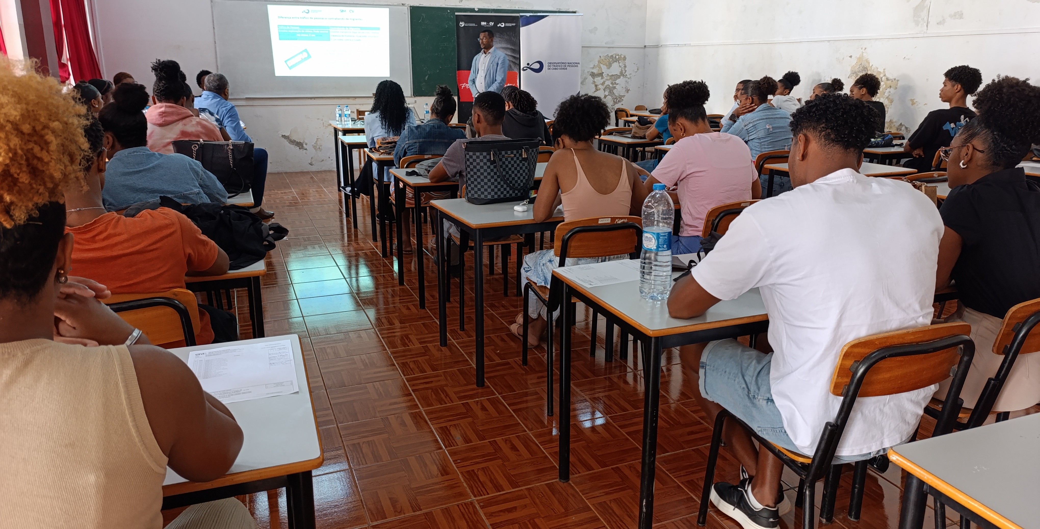 Polo II da Uni-CV recebe Observatório Nacional de Tráfico de Pessoas para sessão de esclarecimento