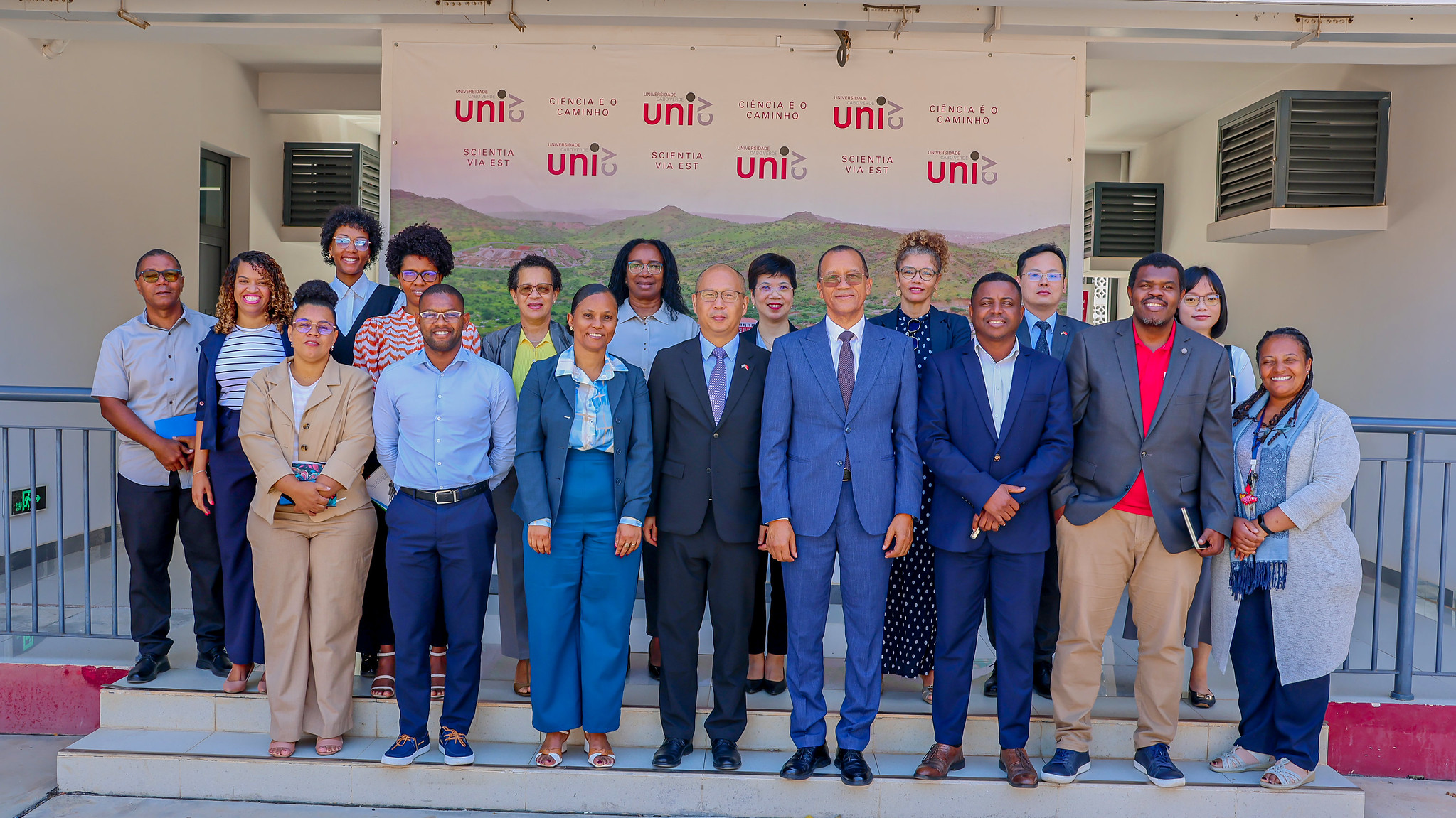 Embaixador da China visita a Uni-CV e propõe fóruns para desenhar futuro da cooperação