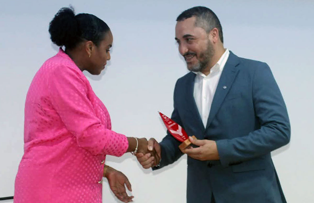 Uni-CV homenageada pelo Banco de Sangue do Hospital Dr. Agostinho Neto