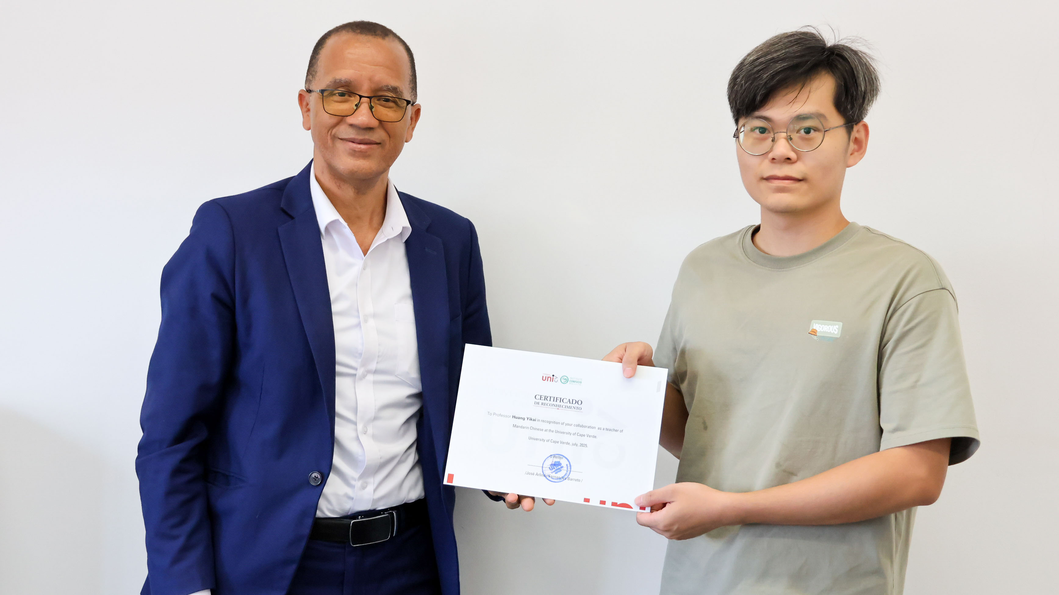 Uni-CV homenageia professores chineses em momento de transição no Instituto Confúcio