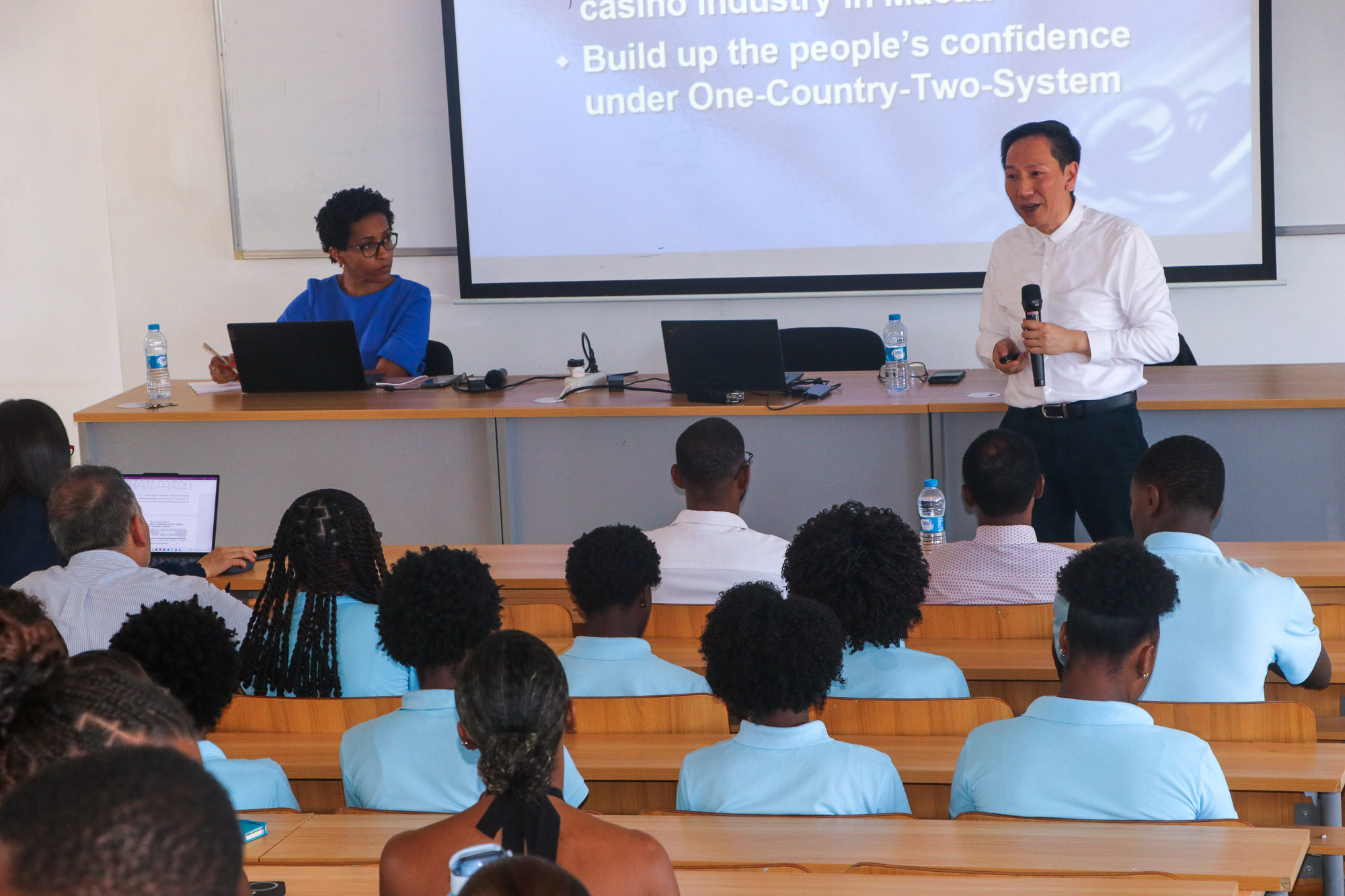 Professor de Macau apresenta na Uni-CV modelo de resorts integrados