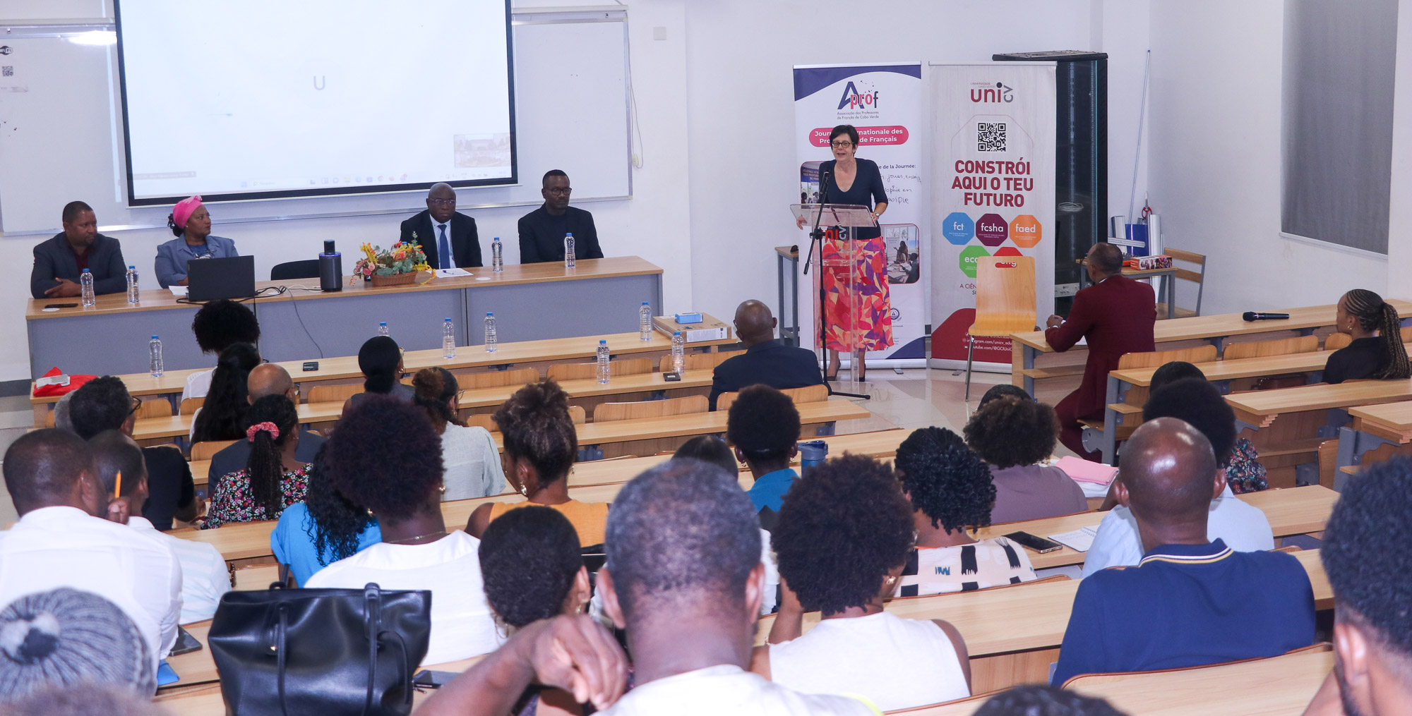 Uni-CV_e_Associação_de_Professores_de_Francês_assinalam_Dia_Internacional_dos_Professores_de_Francês_39ed7.jpg