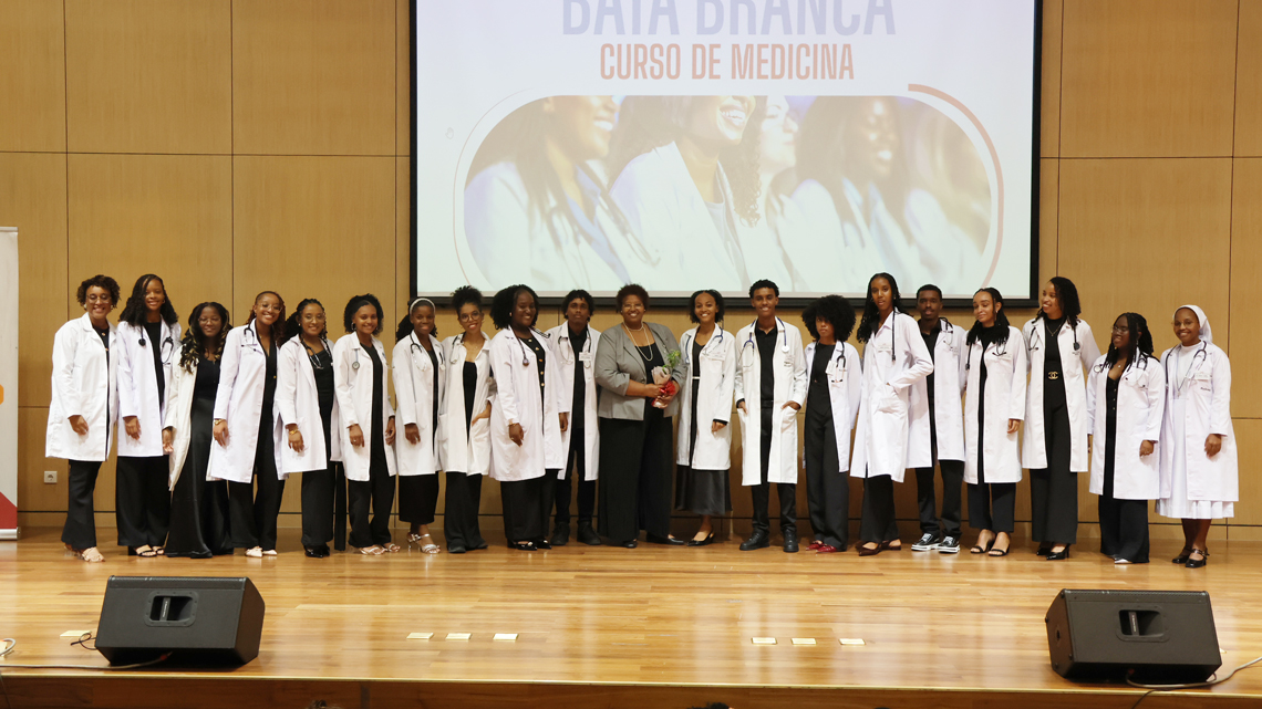 Estudantes de Medicina já receberam a bata branca