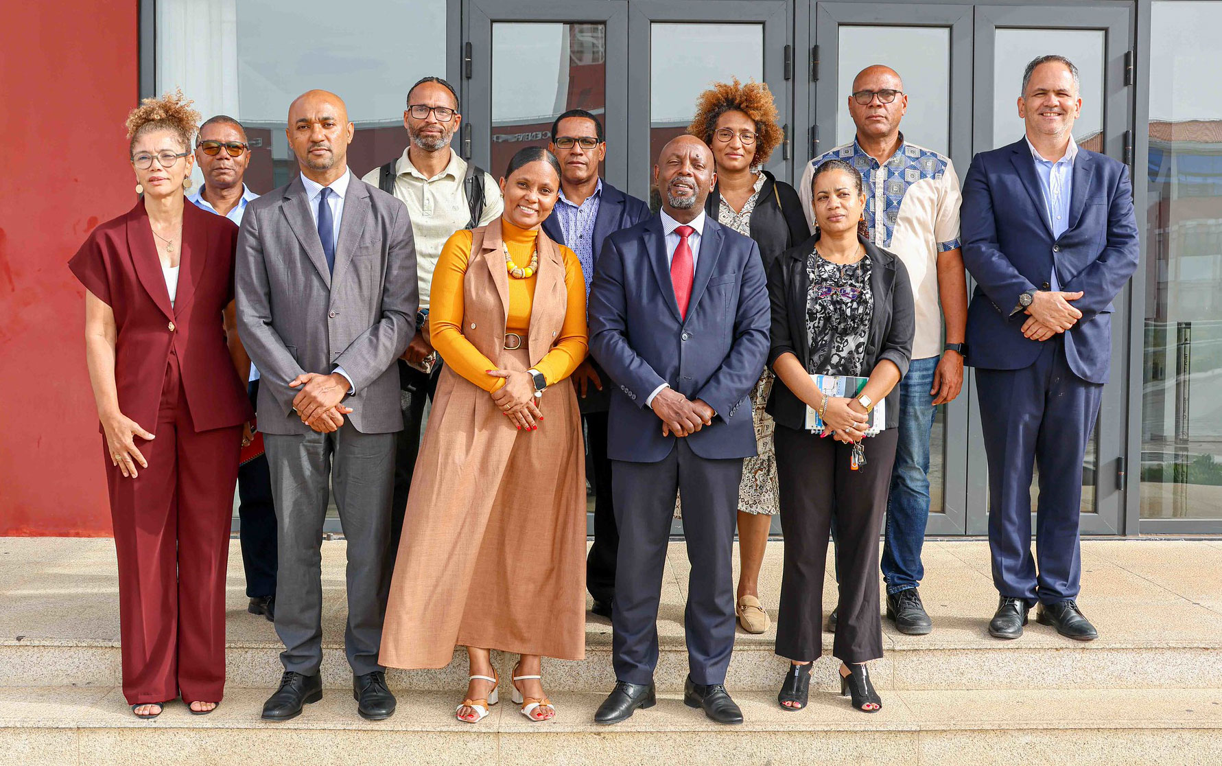 Uni-CV apresenta projetos estratégicos de modernização infraestrutural em encontro com Embaixador Carlos Semedo