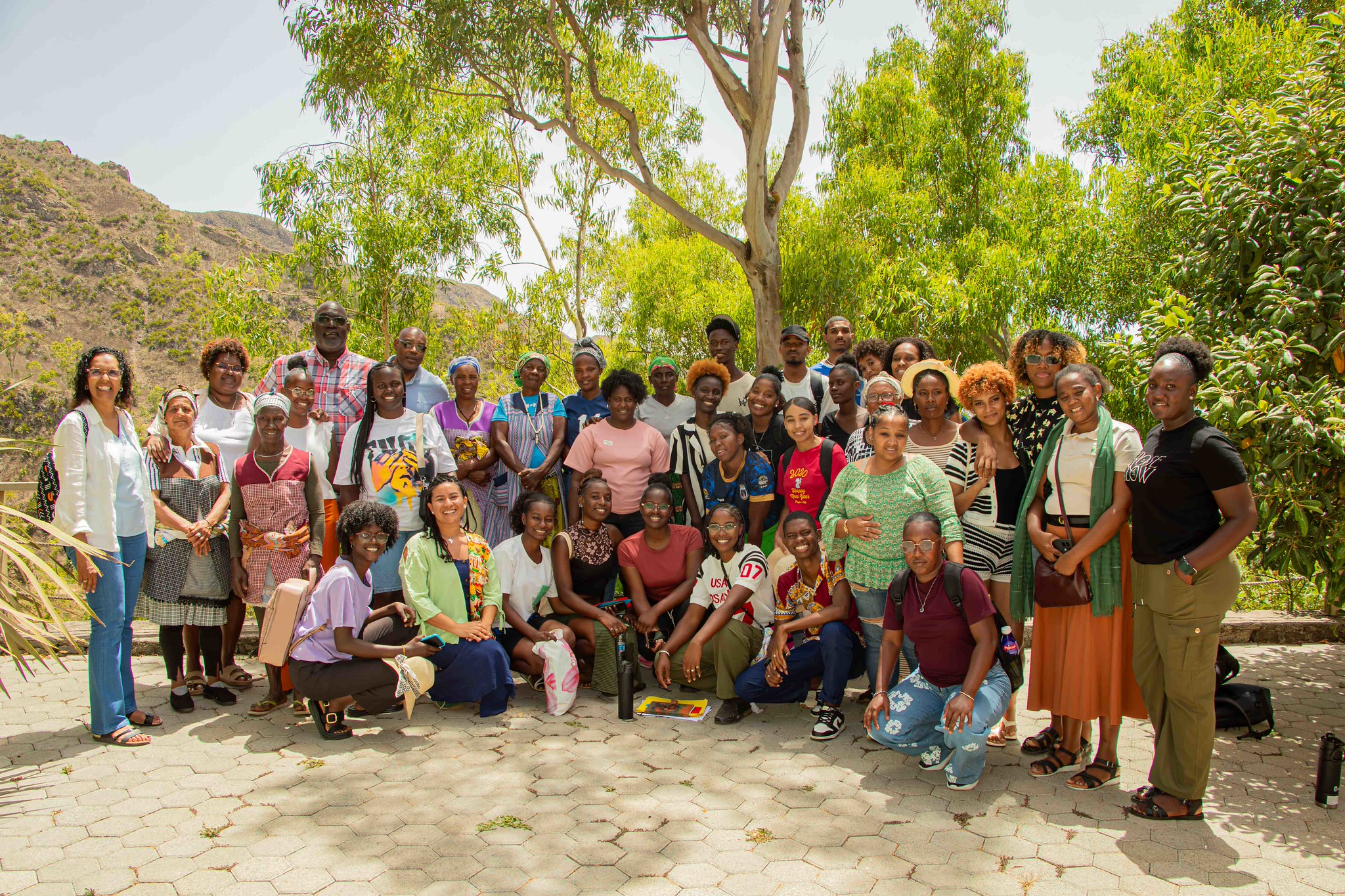 Projeto académico entre Brasil e Cabo Verde reúne estudantes e moradoras no Parque Natural da Serra Malagueta