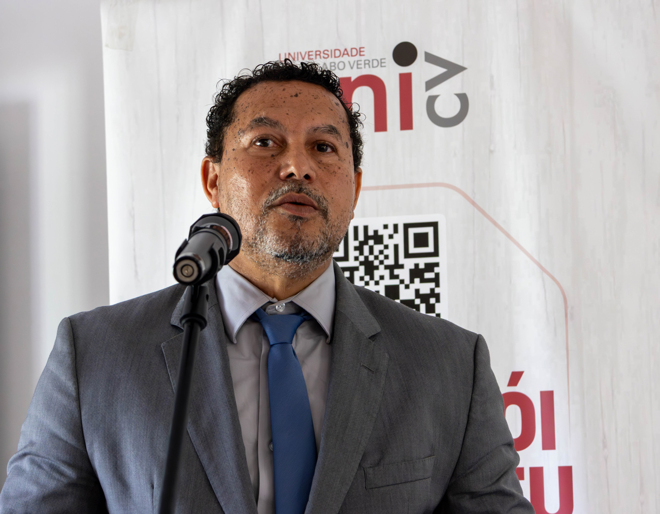 Ministro defende plataforma nacional única para comércio eletrónico