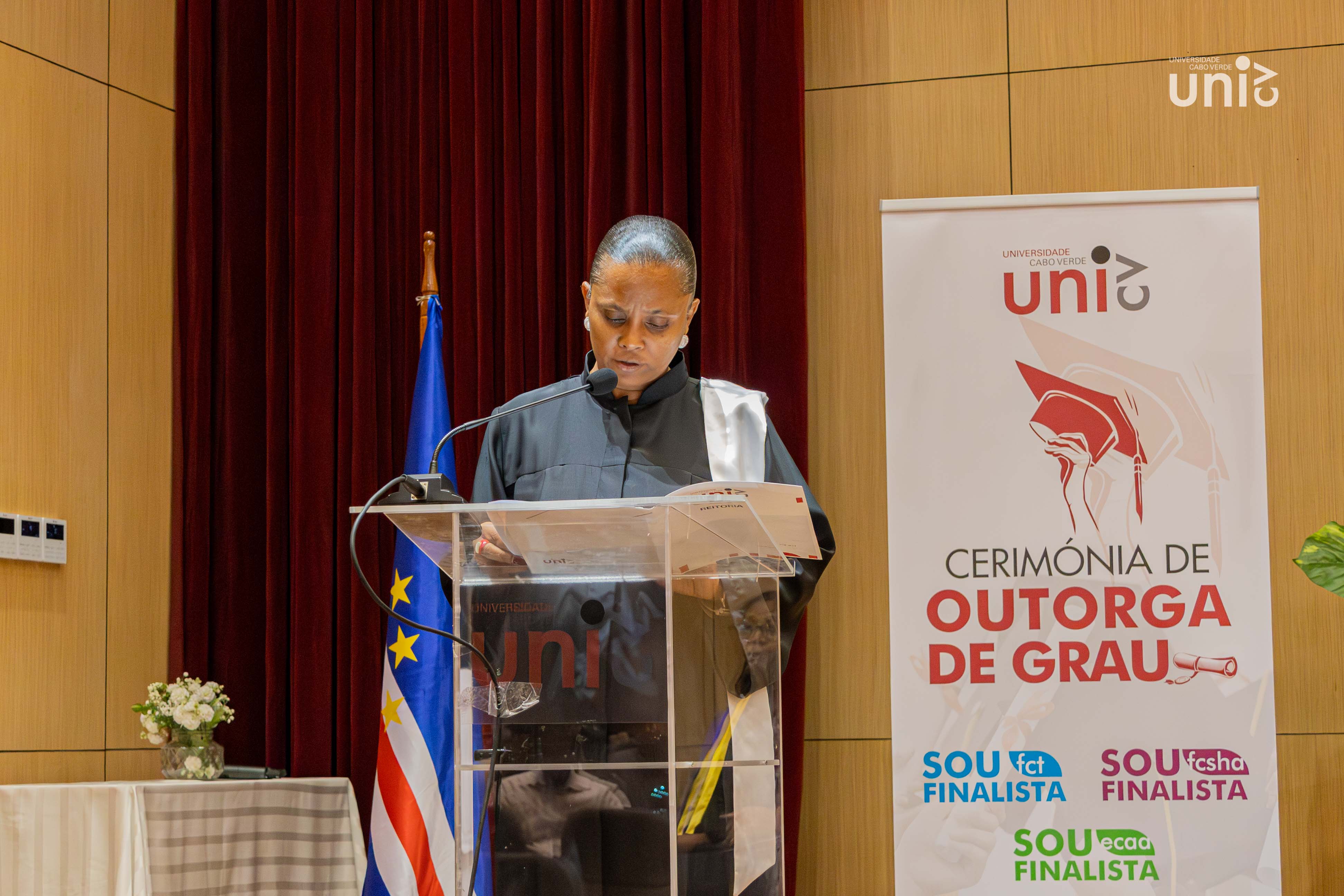 Reitora desafia graduados a colocar conhecimento ao serviço de Cabo Verde