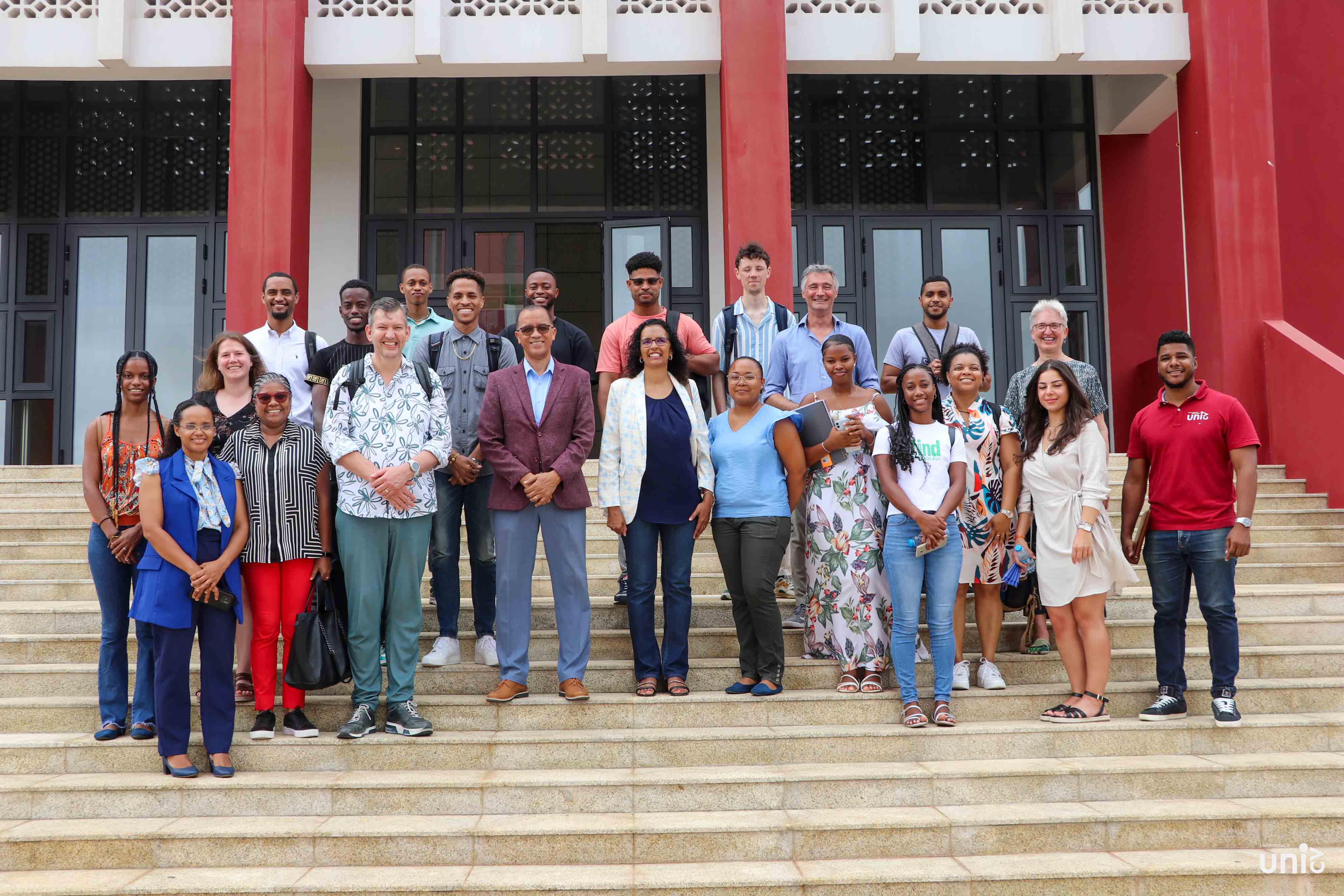 Projeto ClimateCafé une estudantes de Cabo Verde e Holanda em debate sobre mudanças climáticas