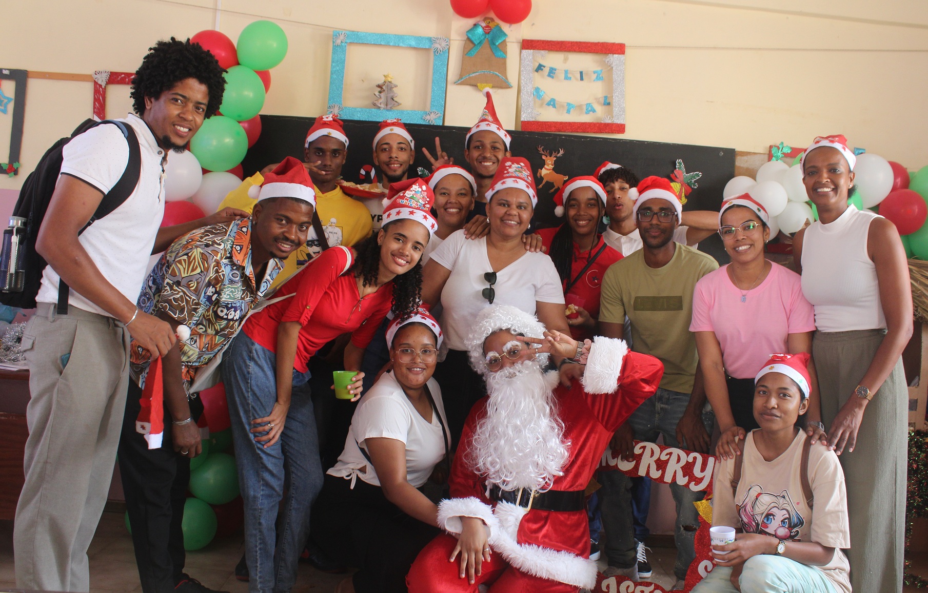 Uni-CV promove Natal Solidário para crianças da escola de Ribeira do Calhau