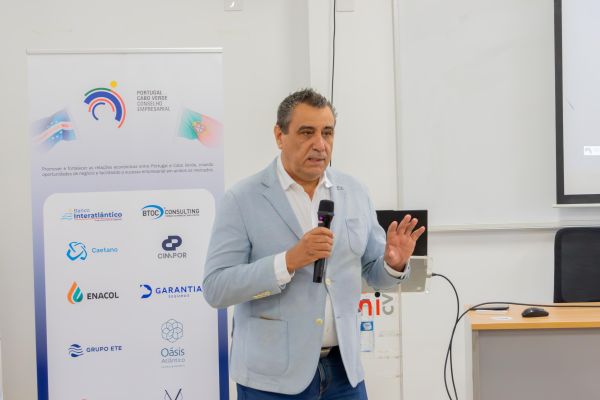 feira-de-emprego-18-55278520731-oF7FA8ADE-736D-BACD-95D3-D7873D1314EB.jpg