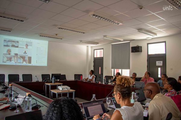 reunio-de-consu-15-55550054084-oB12BEB86-8757-D574-703A-45D1EE4645CA.jpg