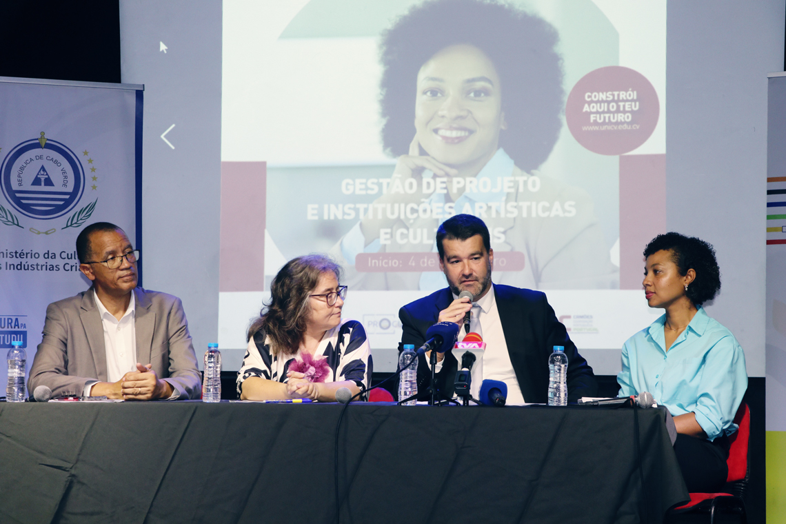 Uni-CV lança cursos profissionalizantes no setor da cultura